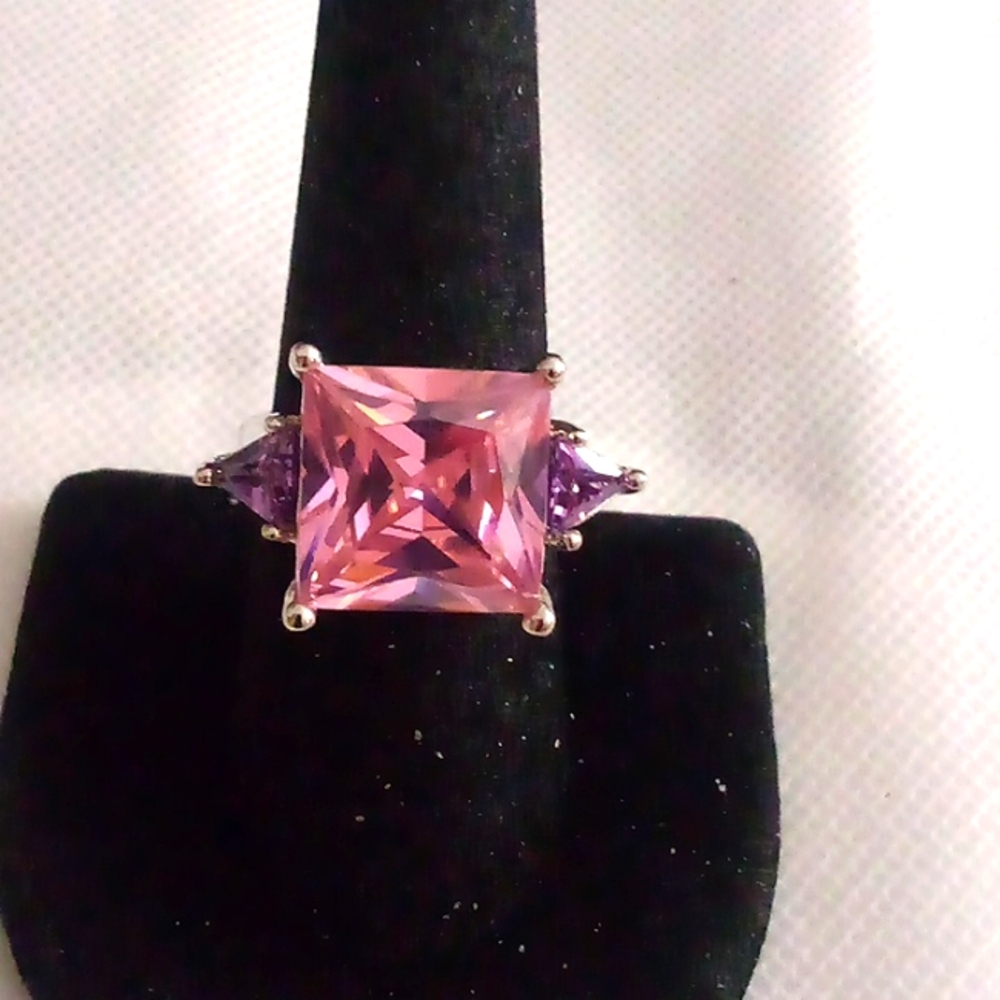 Huge 14ct pink sapphire cocktail ring Size 8 👄